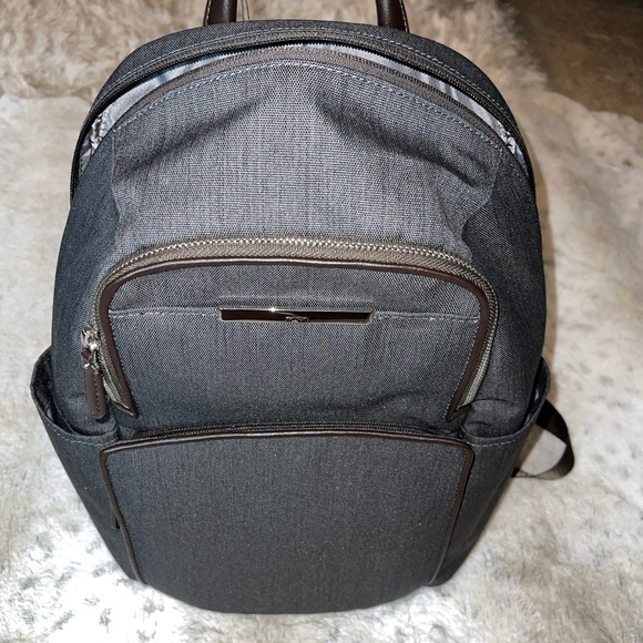 SOLD SOLD SOLD!!! Authentic Tumi Peggy Backpack - Picture 2 of 7